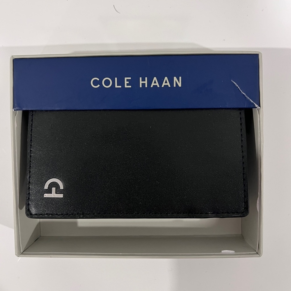 NWT Cole Haan foldable leather card holder in black